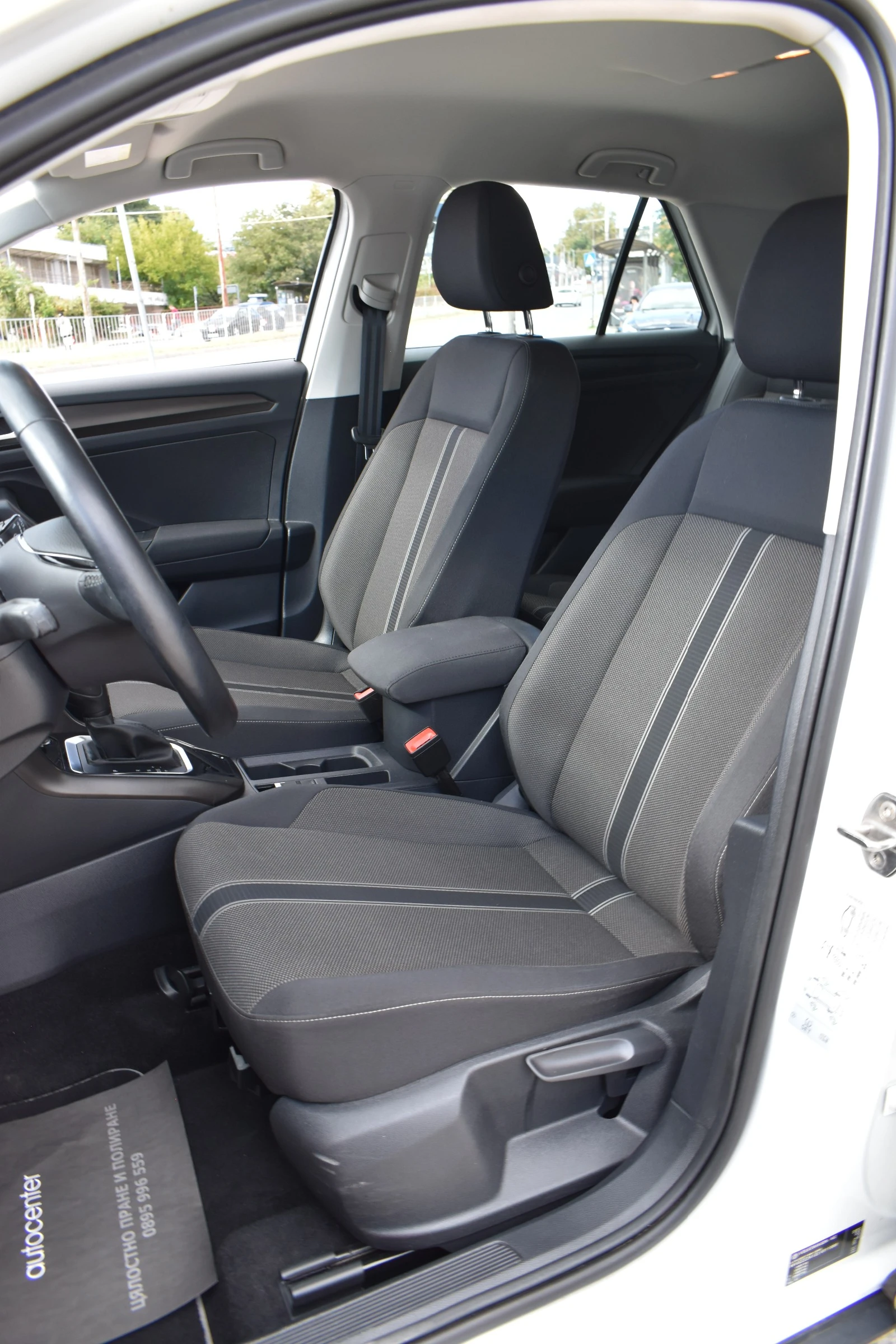 VW T-Roc 2.0TDI* AUTOMAT, снимка 10 - Автомобили и джипове - 56214746
