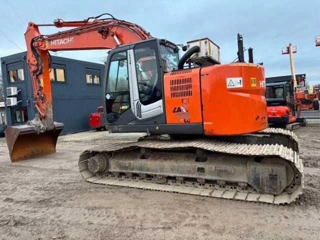 Багер Hitachi ZX 225 US LC-3, снимка 5 - Индустриална техника - 48520987