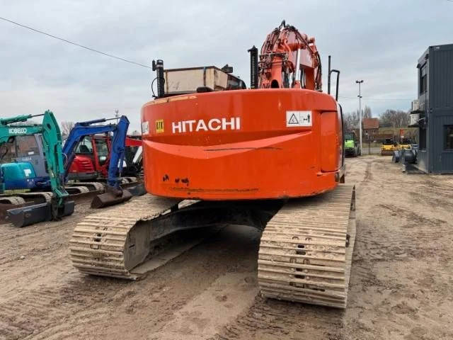 Багер Hitachi ZX 225 US LC-3, снимка 4 - Индустриална техника - 48520987