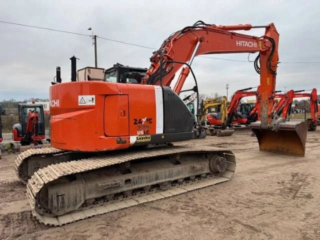 Багер Hitachi ZX 225 US LC-3, снимка 2 - Индустриална техника - 48520987