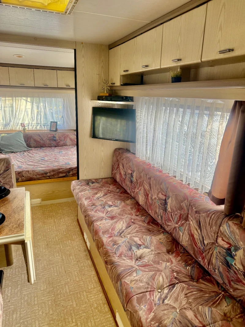 Каравана Burstner Scala, снимка 5 - Каравани и кемпери - 52449399