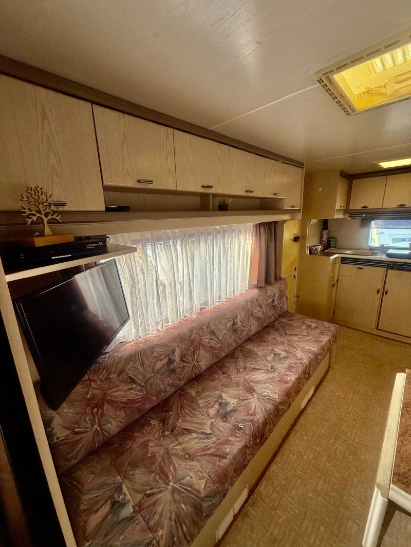 Каравана Burstner Scala, снимка 12 - Каравани и кемпери - 52449399