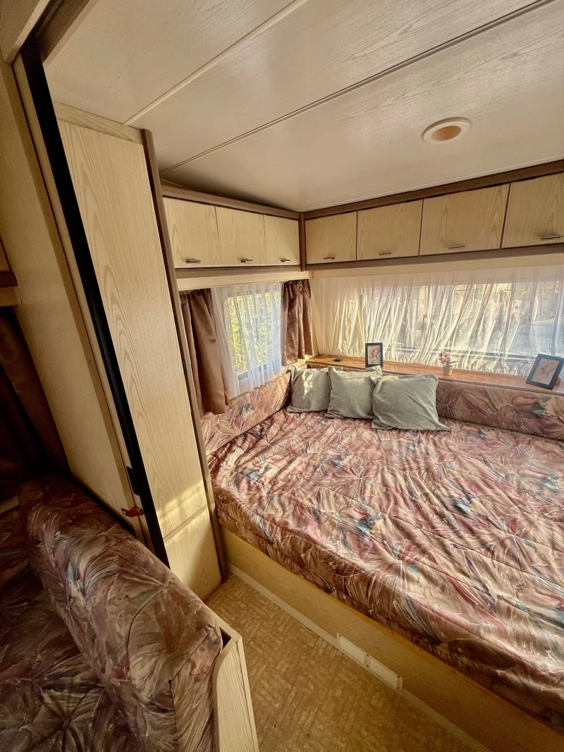 Каравана Burstner Scala, снимка 8 - Каравани и кемпери - 52449399