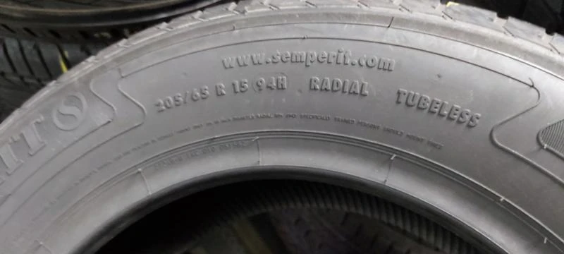 Гуми Летни 205/65R15, снимка 4 - Гуми и джанти - 29887611