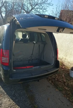     Chrysler Town and Country 