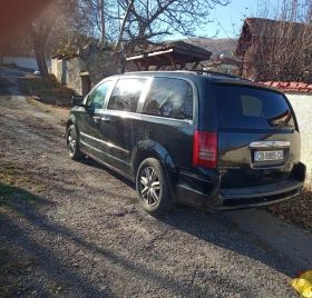     Chrysler Town and Country 