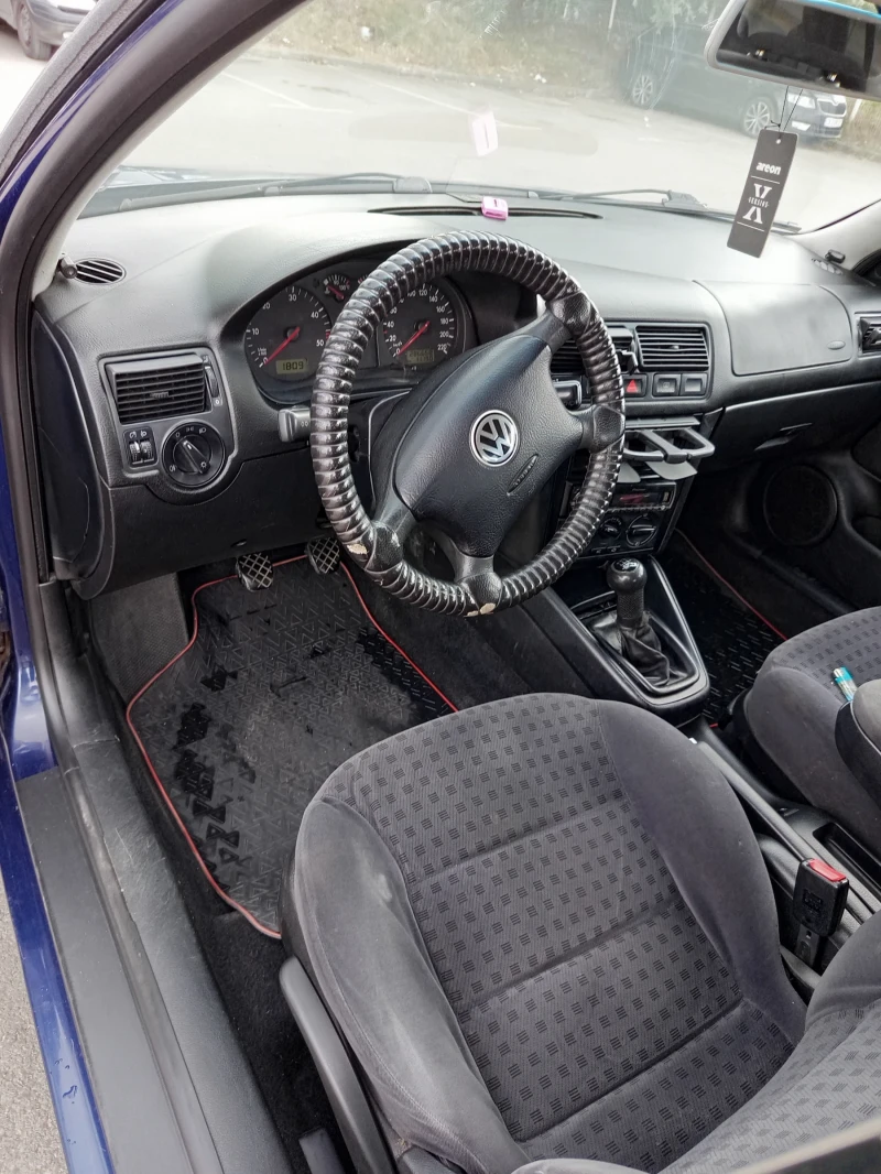 VW Golf 1.9 TDI, снимка 9 - Автомобили и джипове - 47095856