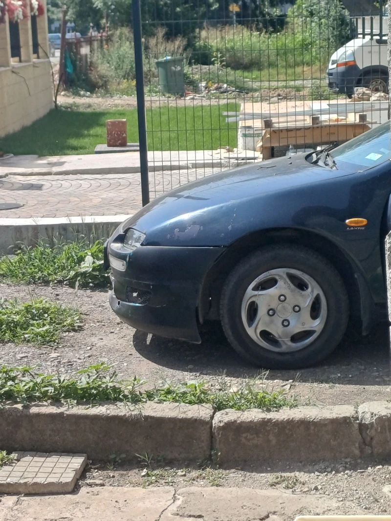 Mazda 323, снимка 1 - Автомобили и джипове - 47333285