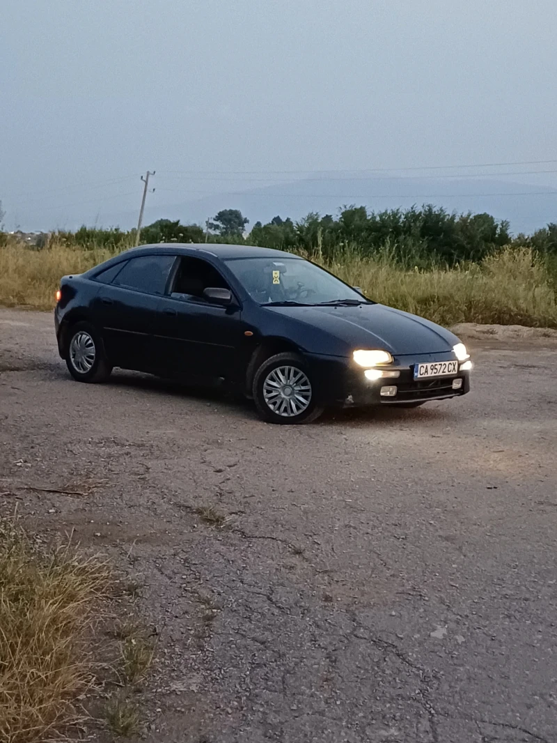 Mazda 323, снимка 2 - Автомобили и джипове - 47333285