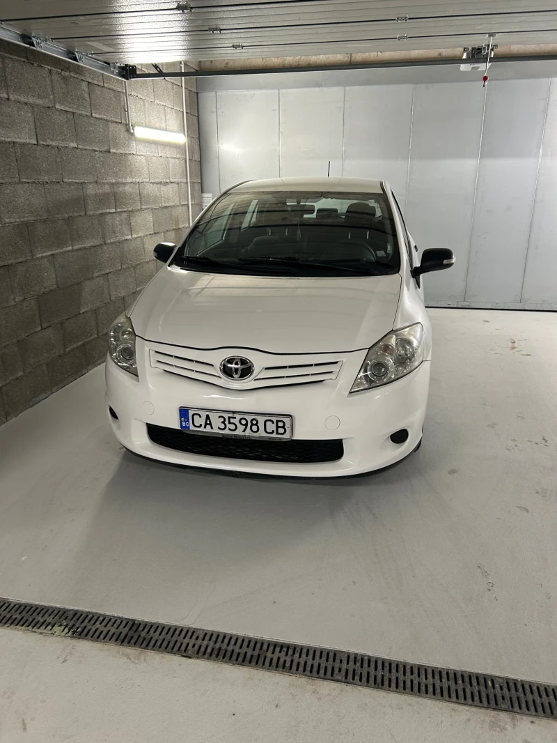 Toyota Auris 1.33, снимка 2 - Автомобили и джипове - 47510824