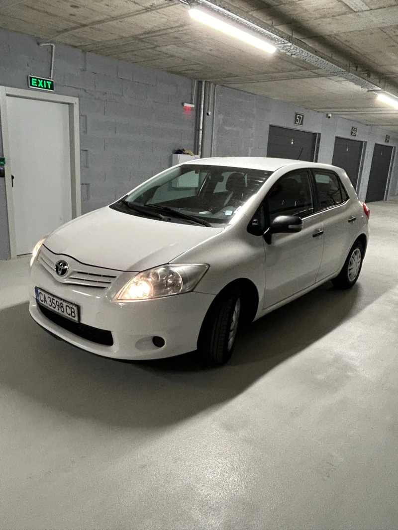 Toyota Auris 1.33, снимка 3 - Автомобили и джипове - 47510824