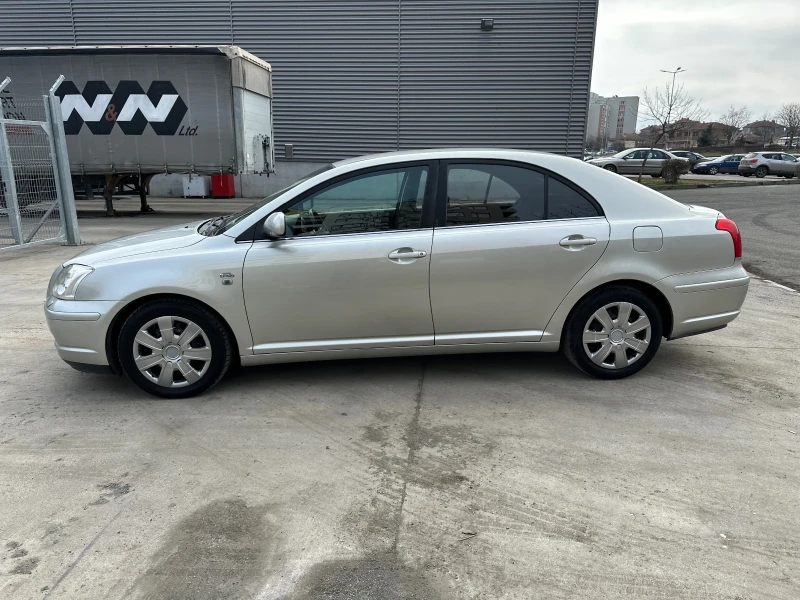 Toyota Avensis 2.0 D-4D, снимка 8 - Автомобили и джипове - 49327179