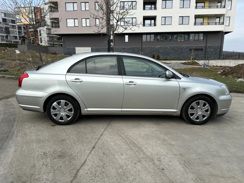 Toyota Avensis 2.0 D-4D, снимка 7 - Автомобили и джипове - 49327179