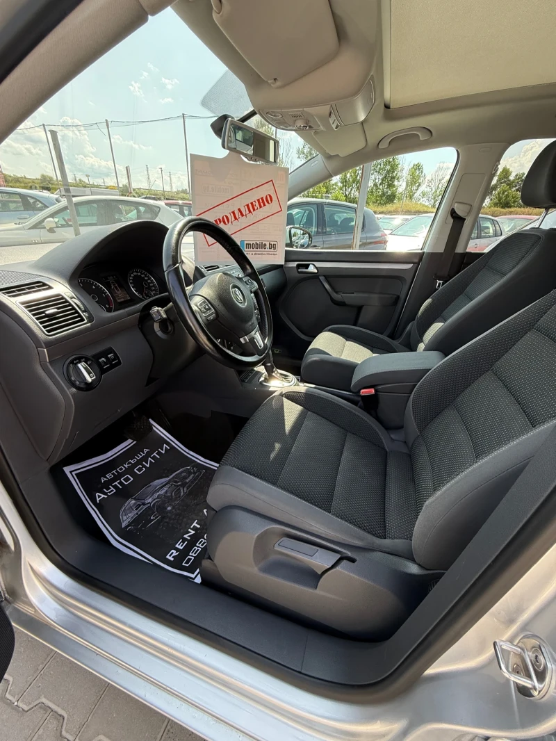 VW Touran 1.6* Фулл екстри* Панорама* Автомат* Перфектна* , снимка 13 - Автомобили и джипове - 50646938
