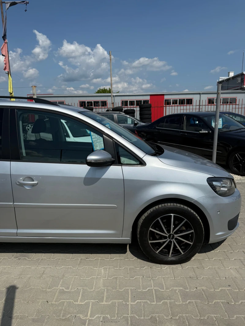 VW Touran 1.6* Фулл екстри* Панорама* Автомат* Перфектна* , снимка 4 - Автомобили и джипове - 50646938