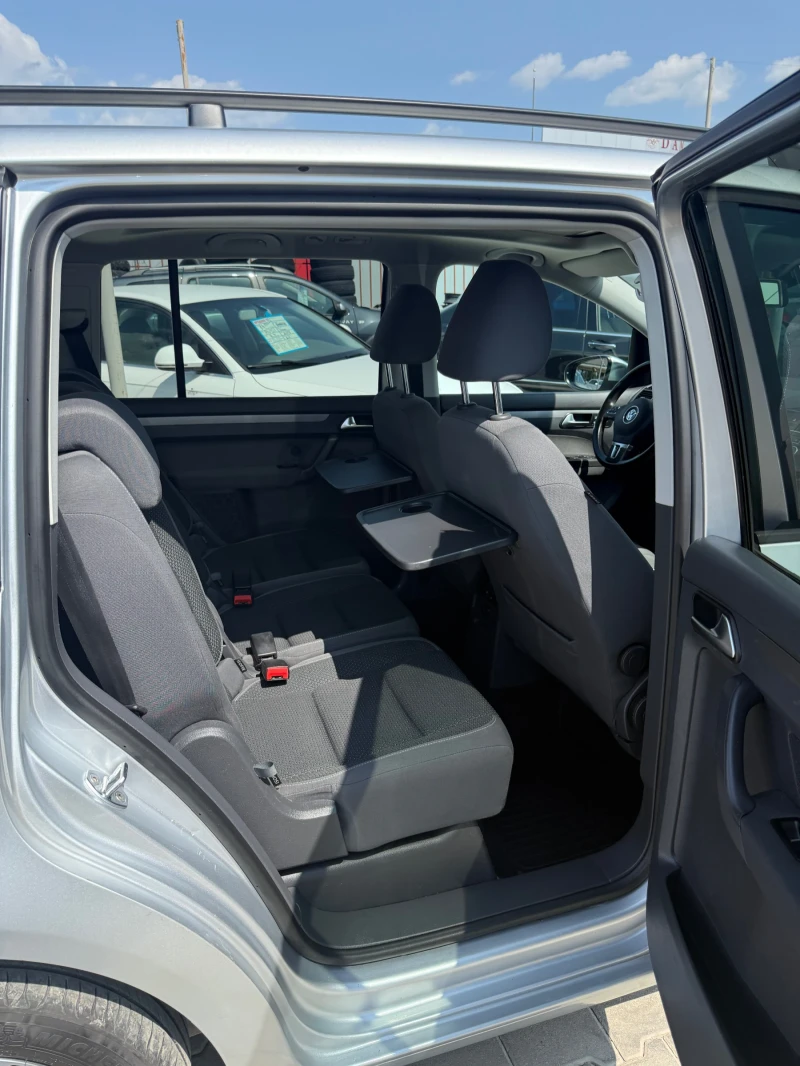 VW Touran 1.6* Фулл екстри* Панорама* Автомат* Перфектна* , снимка 6 - Автомобили и джипове - 50646938