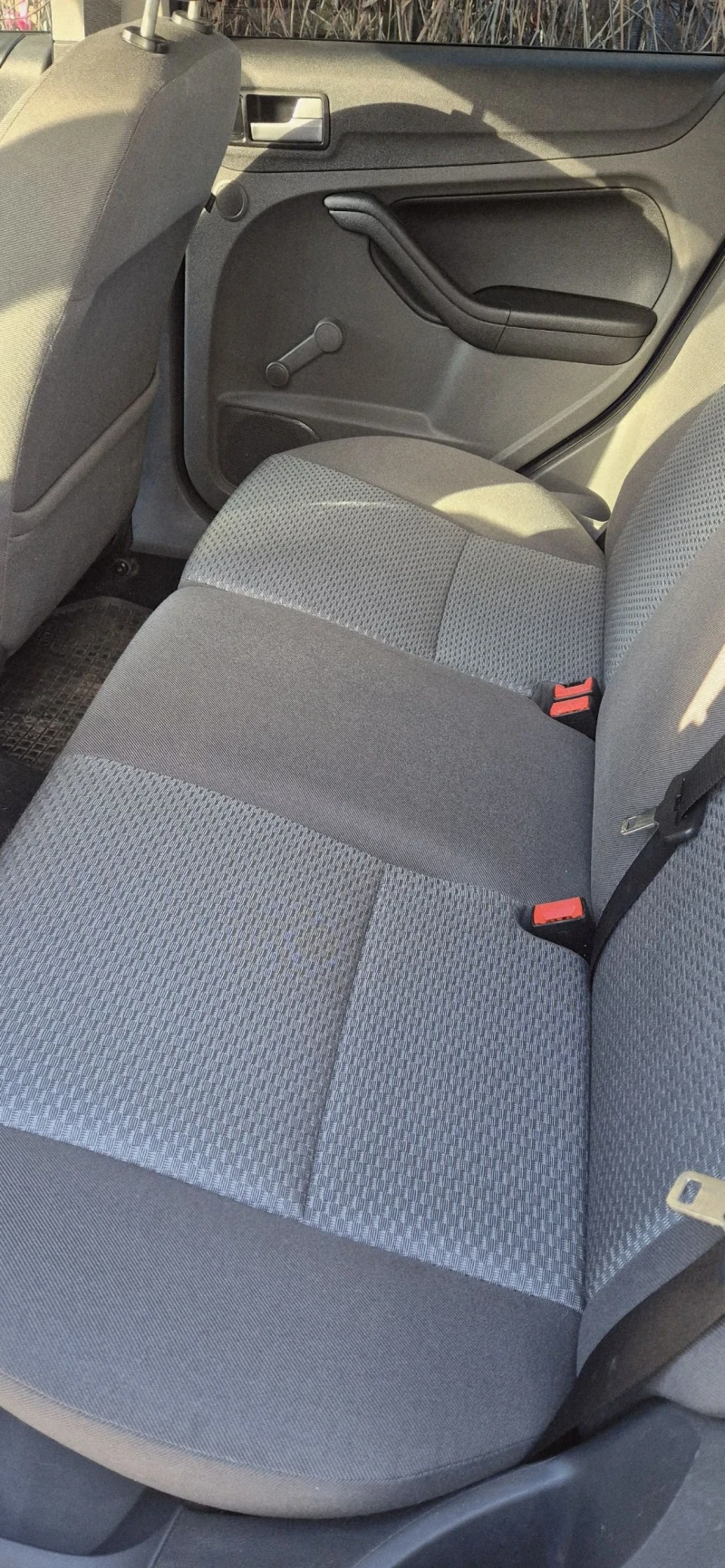 Ford Focus 1.6 tdci, снимка 6 - Автомобили и джипове - 52379361