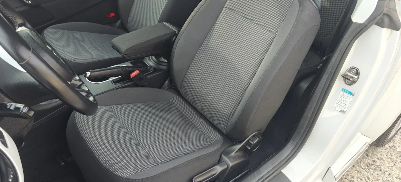 VW New beetle 2.0D-13гAutom, снимка 11 - Автомобили и джипове - 52390508