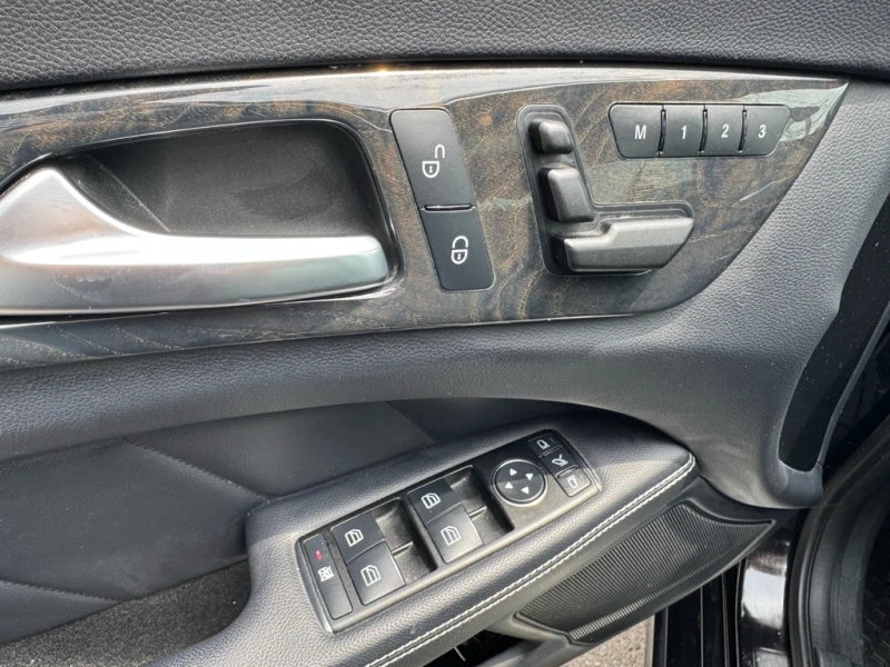Mercedes-Benz CLS 550 4MATIC * * CARFAX * * АВТО КРЕДИТ * * , снимка 12 - Автомобили и джипове - 52515273