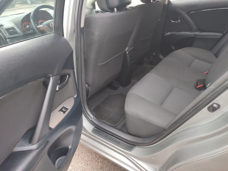 Toyota Avensis, снимка 12 - Автомобили и джипове - 52540358