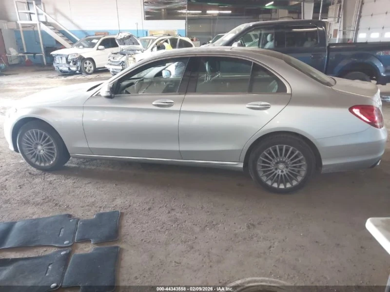 Mercedes-Benz C 300, снимка 14 - Автомобили и джипове - 53514463