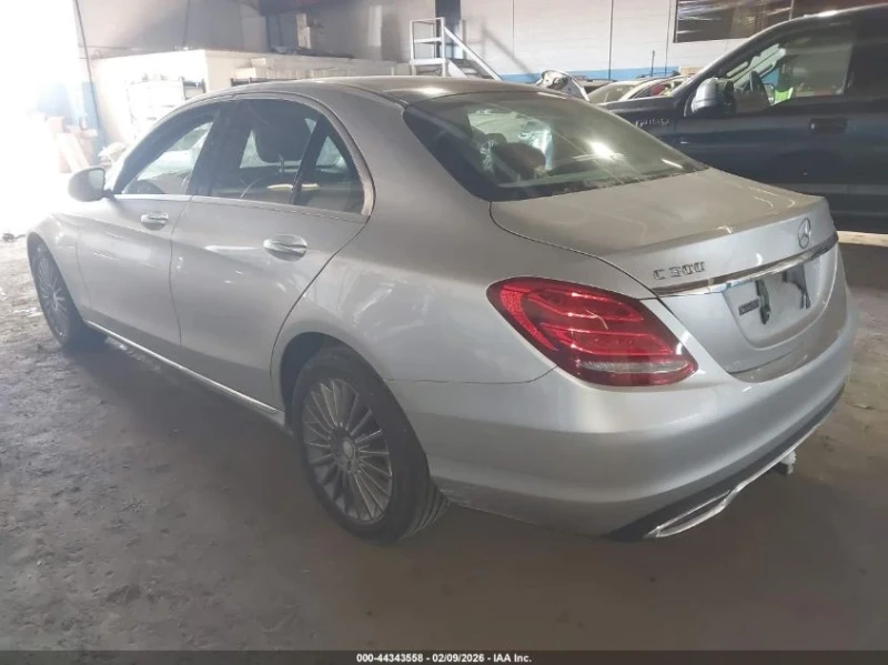 Mercedes-Benz C 300, снимка 3 - Автомобили и джипове - 53514463