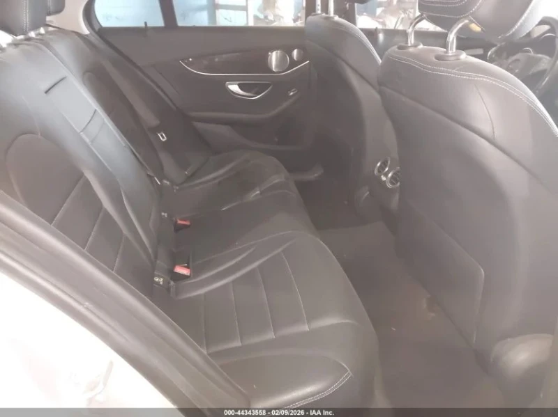 Mercedes-Benz C 300, снимка 8 - Автомобили и джипове - 53514463