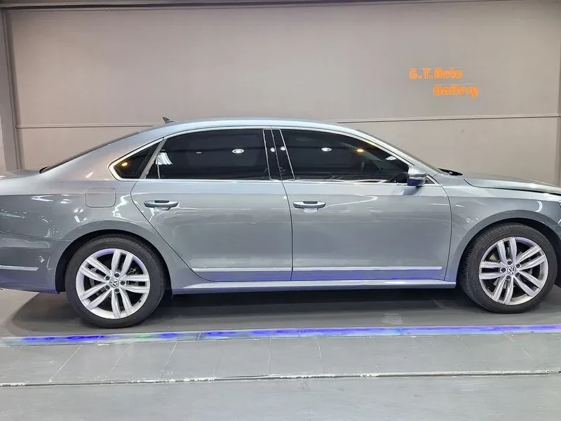 VW Passat 2.0 TSI - САМО 30% АВАНС, снимка 10 - Автомобили и джипове - 56267719