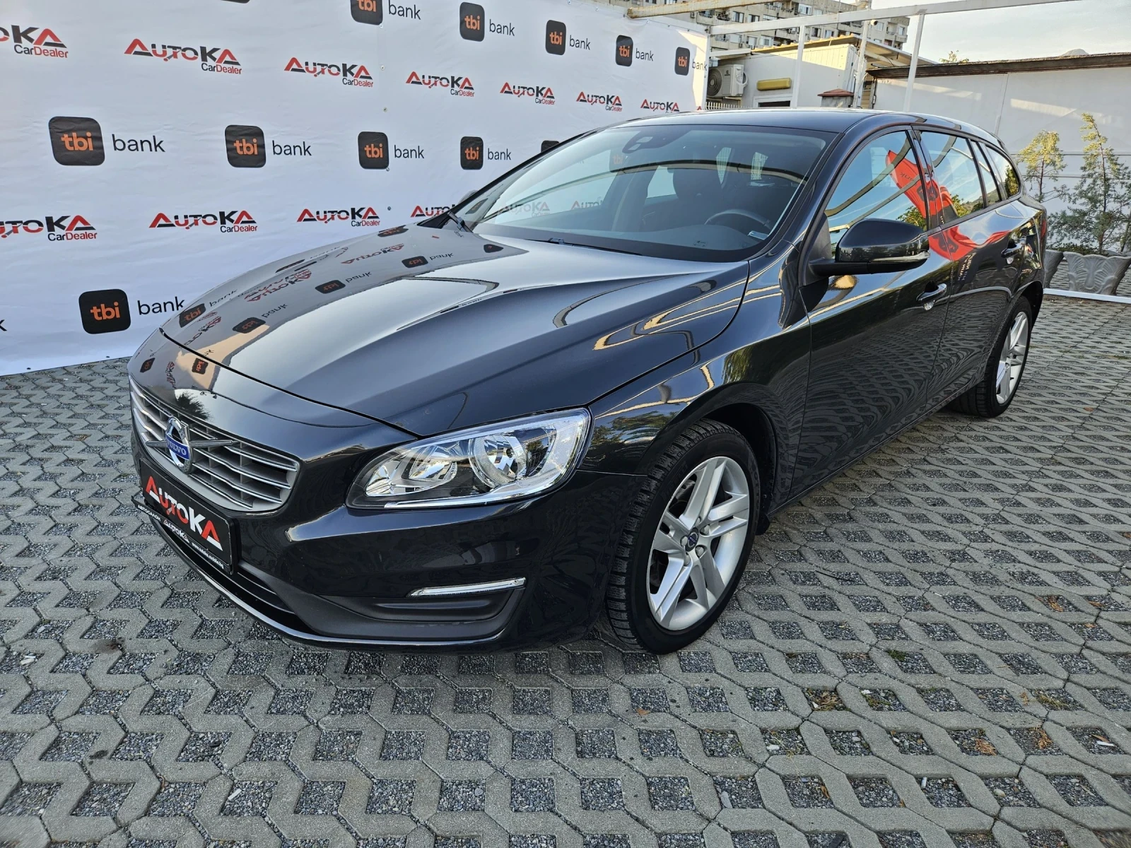 Volvo V60 2.0D-120кс= АВТОМАТ= НАВИГАЦИЯ= DIGITAL - изображение 6