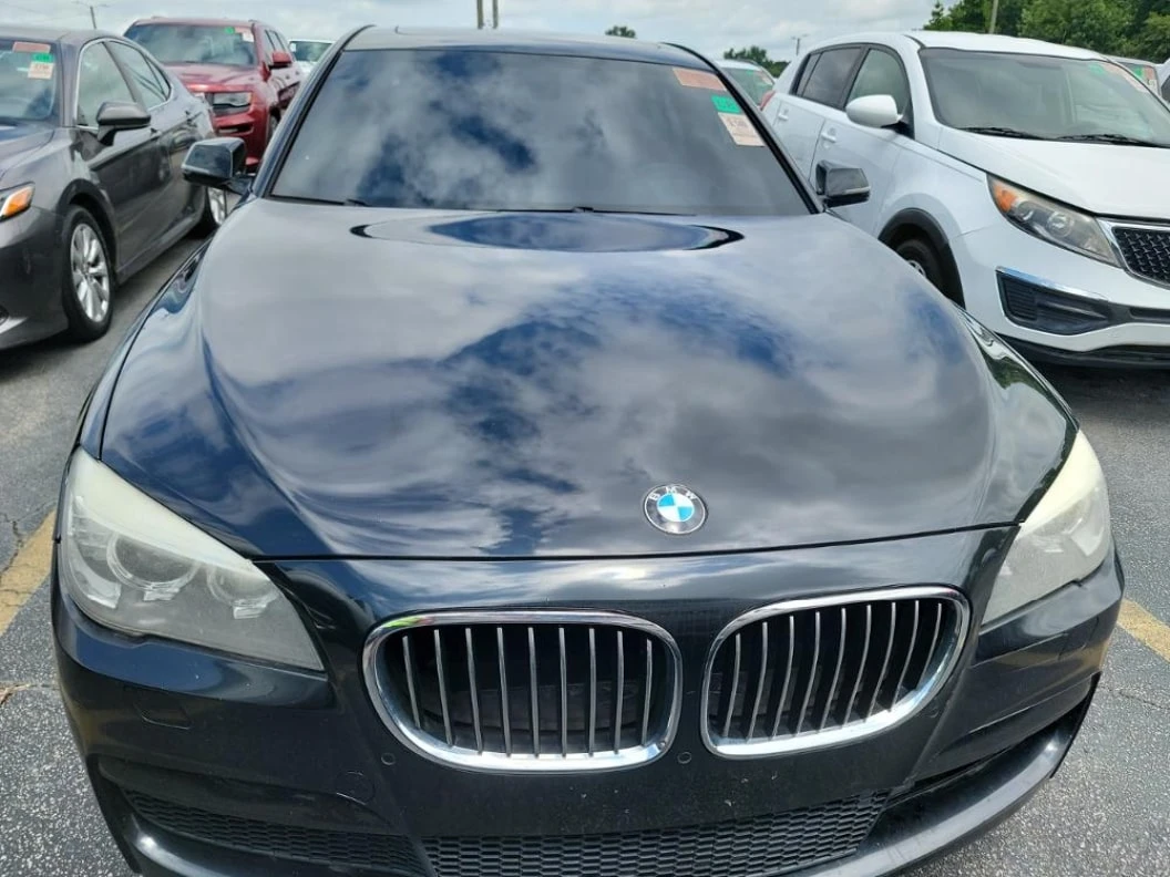 BMW 740 i M/ФИКСИРАНА ЦЕНА! МАСАЖ/ОБДУХВАНЕ/ВАКУУМ/HUD - изображение 2