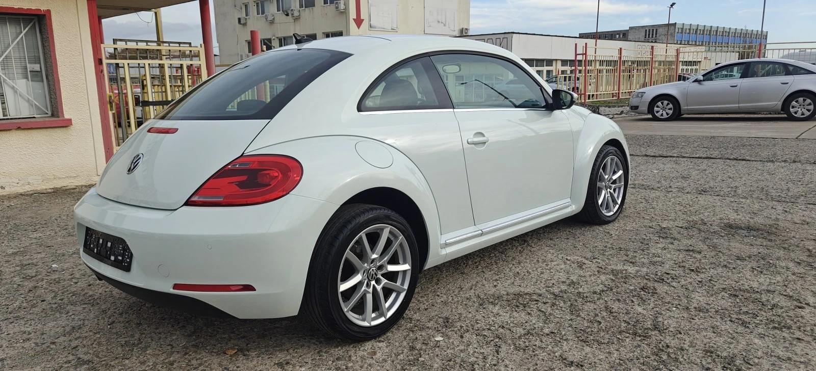 VW New beetle 2.0D-13гAutom - изображение 7
