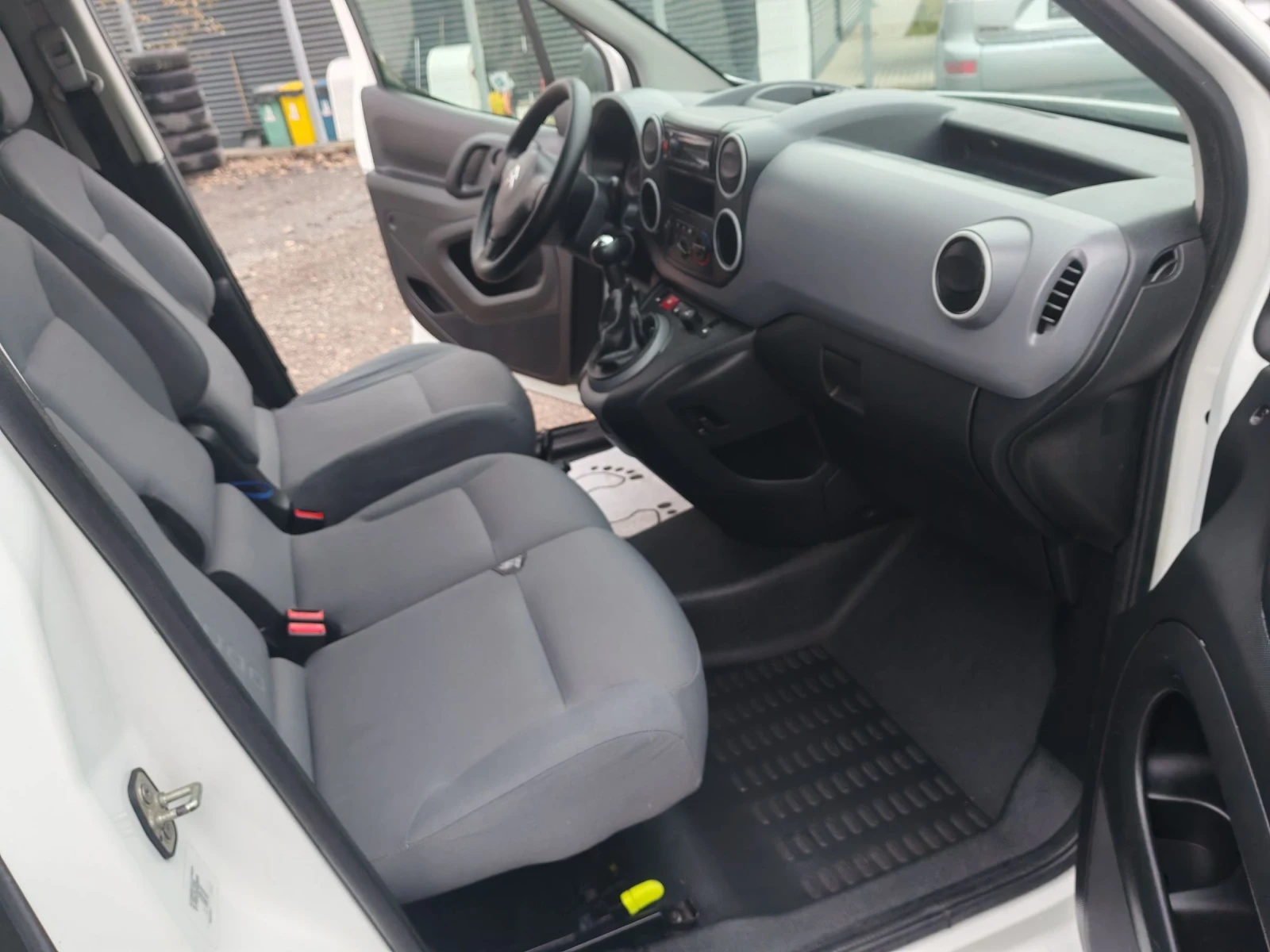 Citroen Berlingo 1.6HDI 2013G 2+ 1M ITALY | Mobile.bg � ����������� 10