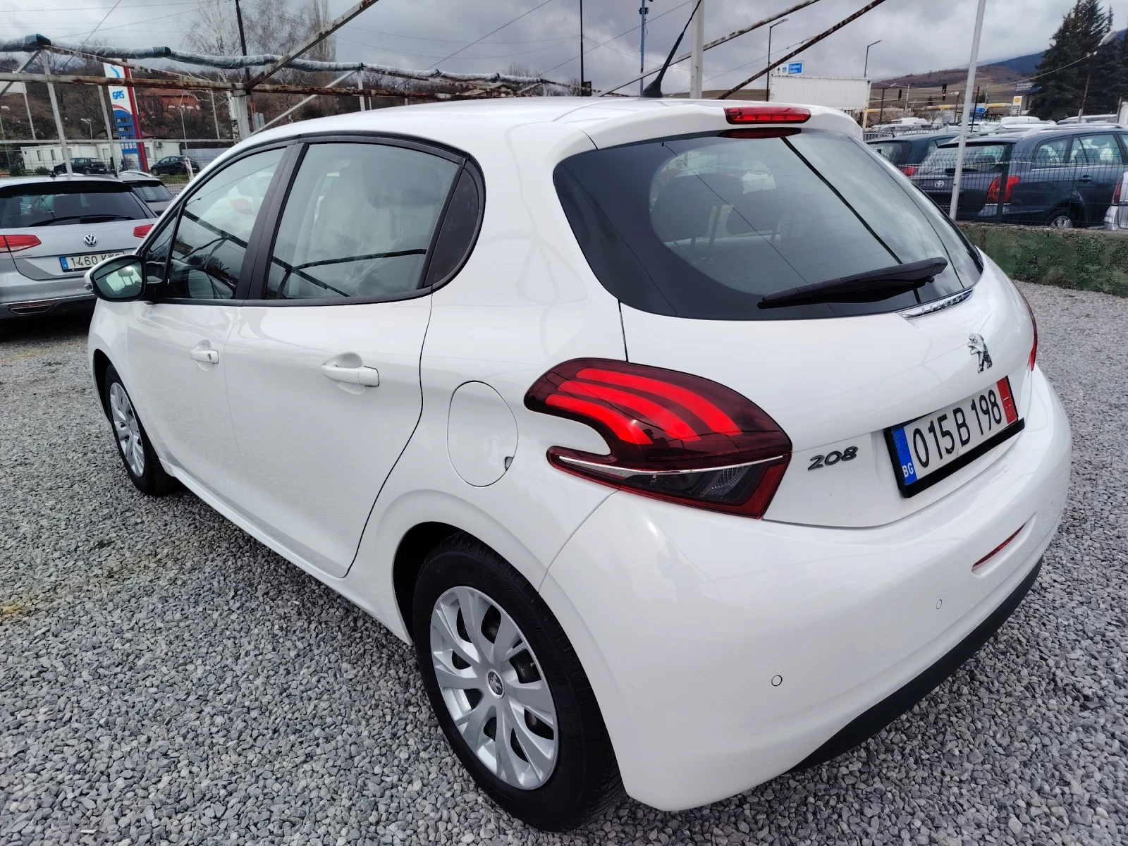 Peugeot 208 1.2 , снимка 5 - Автомобили и джипове - 54057097
