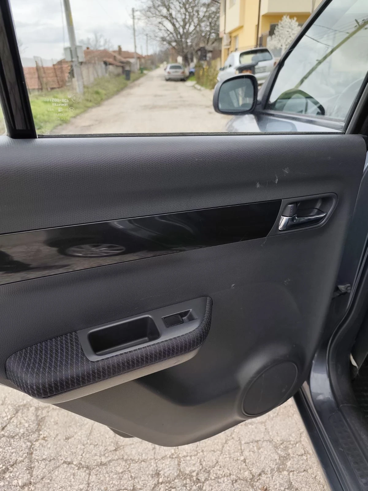 Suzuki Swift 1.3 4X4, снимка 9 - Автомобили и джипове - 54059758