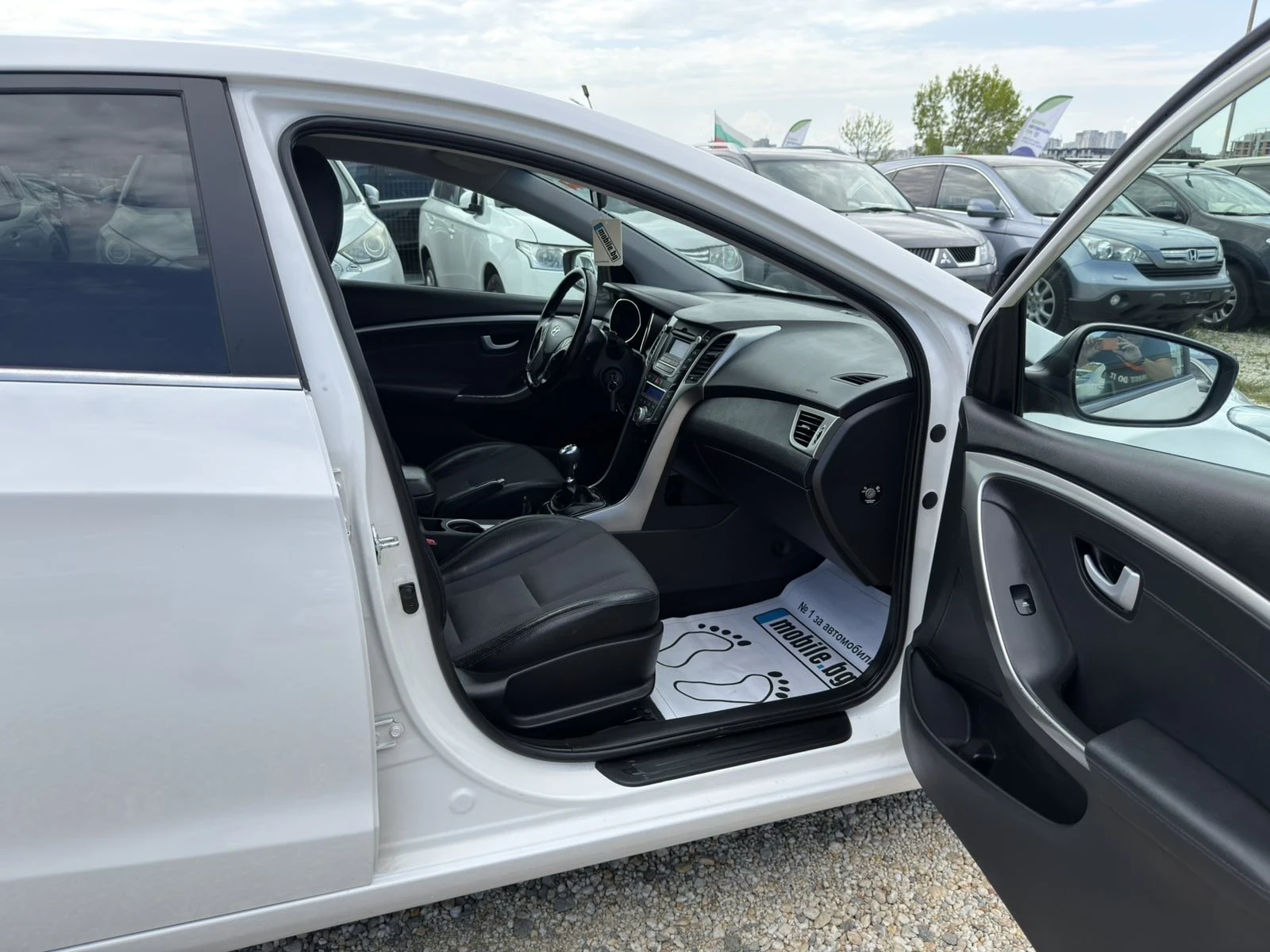 Hyundai I30 1.6i Swiss, снимка 13 - Автомобили и джипове - 54511539