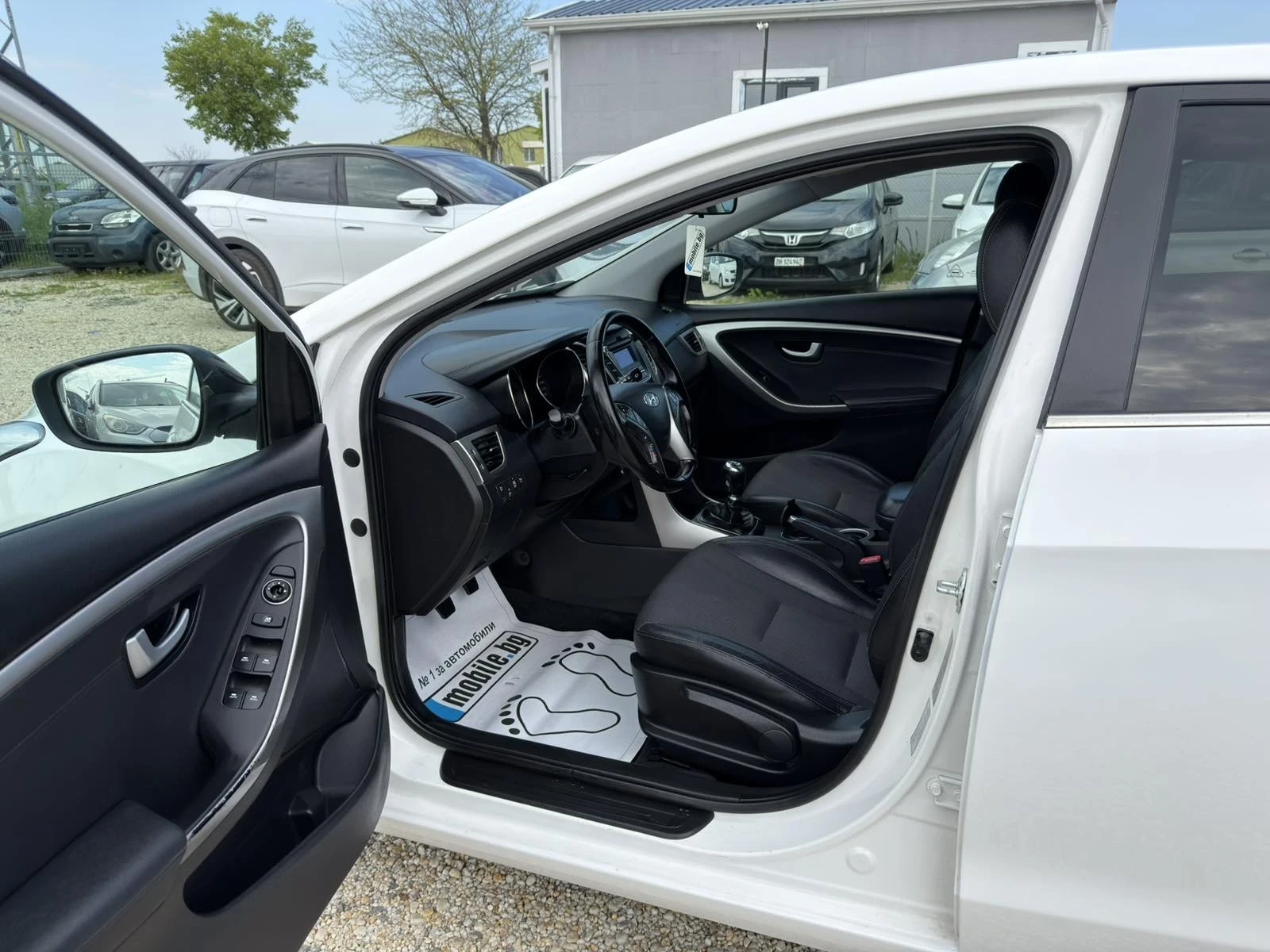 Hyundai I30 1.6i Swiss, снимка 9 - Автомобили и джипове - 54511539