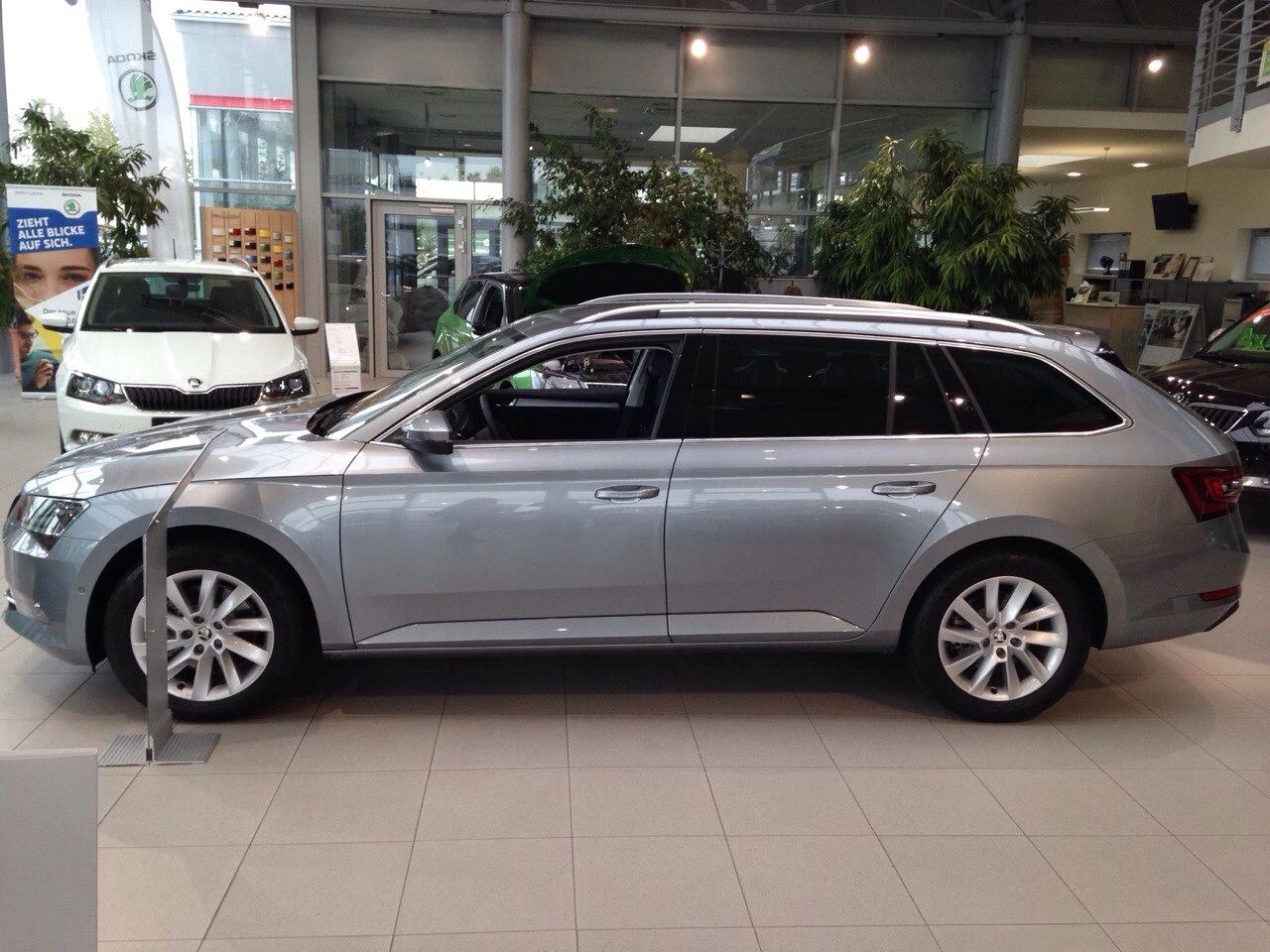 Skoda Superb, снимка 5 - Автомобили и джипове - 54708673