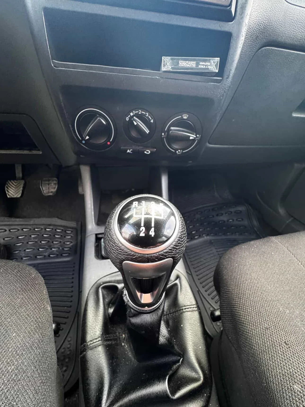 Seat Ibiza, снимка 7 - Автомобили и джипове - 54723720