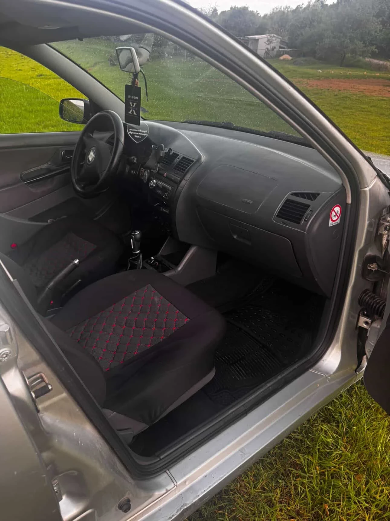 Seat Ibiza, снимка 14 - Автомобили и джипове - 54723720