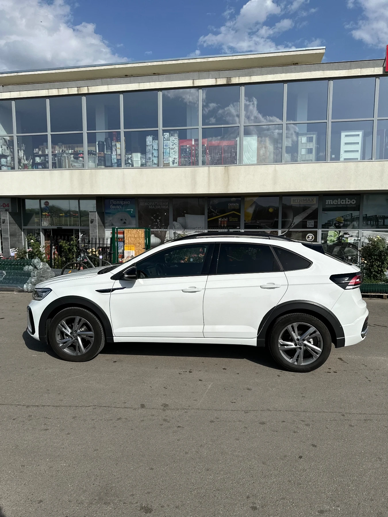 VW Taigo R-Line 1.5, снимка 4 - Автомобили и джипове - 54958449