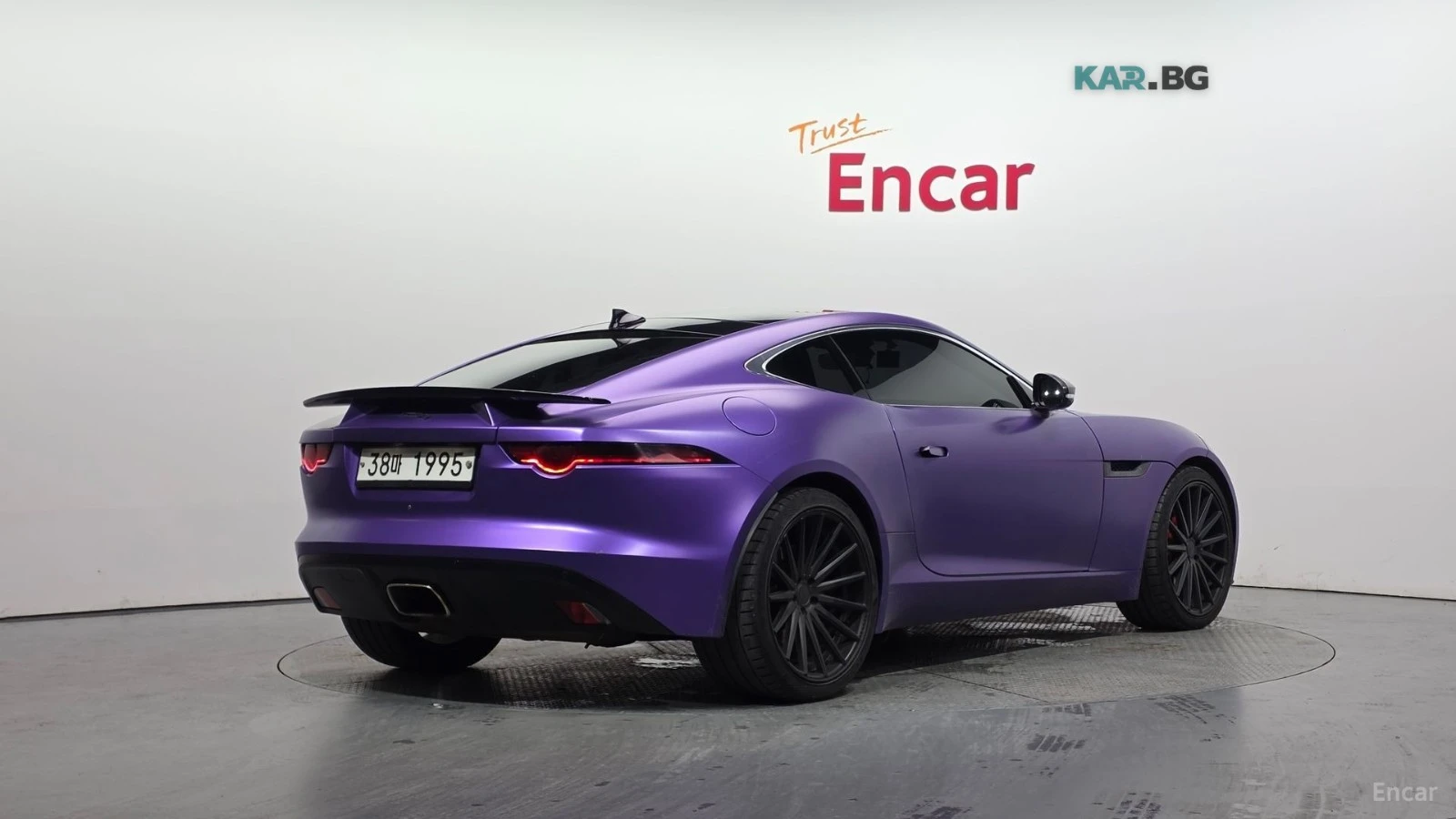 Jaguar F-Type P300 Coupe* КОЖА* ОБДУХВ* НАВИ* ПАНО, снимка 2 - Автомобили и джипове - 55248656