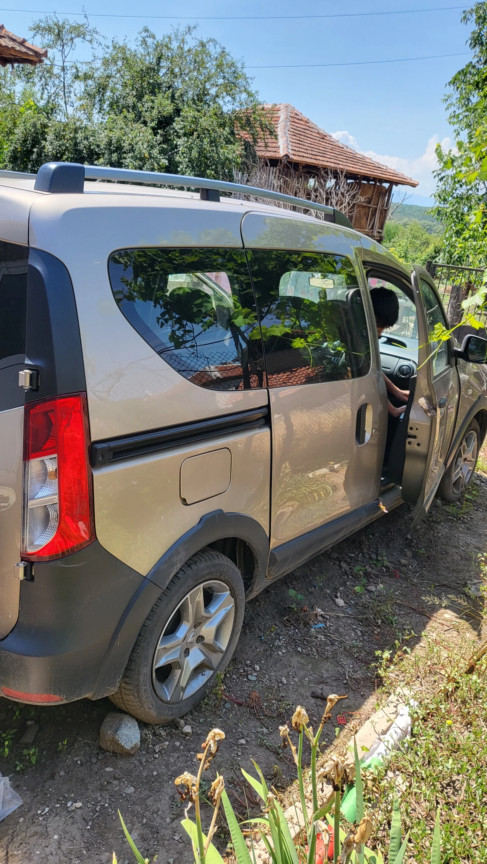 Dacia Dokker, снимка 10 - Автомобили и джипове - 55474391