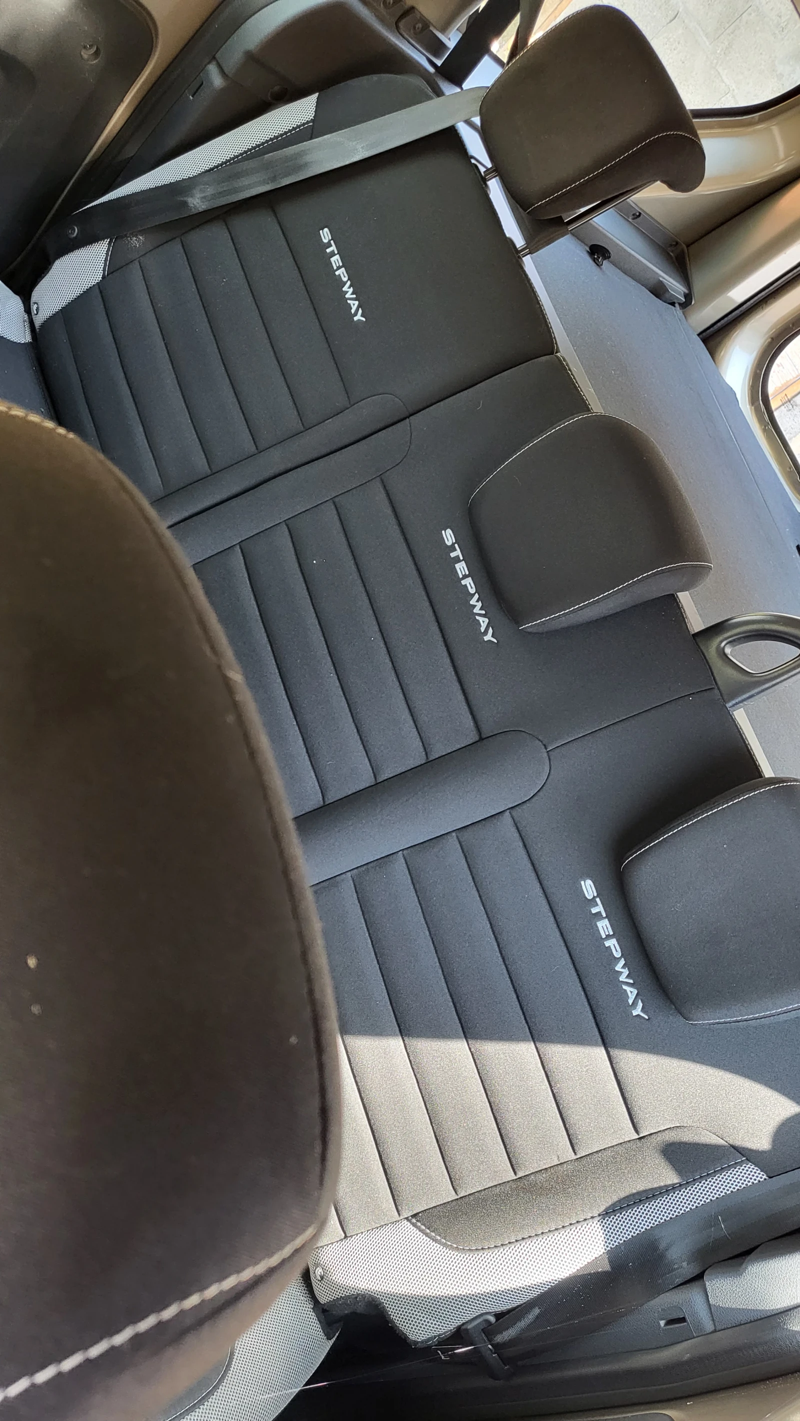 Dacia Dokker, снимка 5 - Автомобили и джипове - 55474391