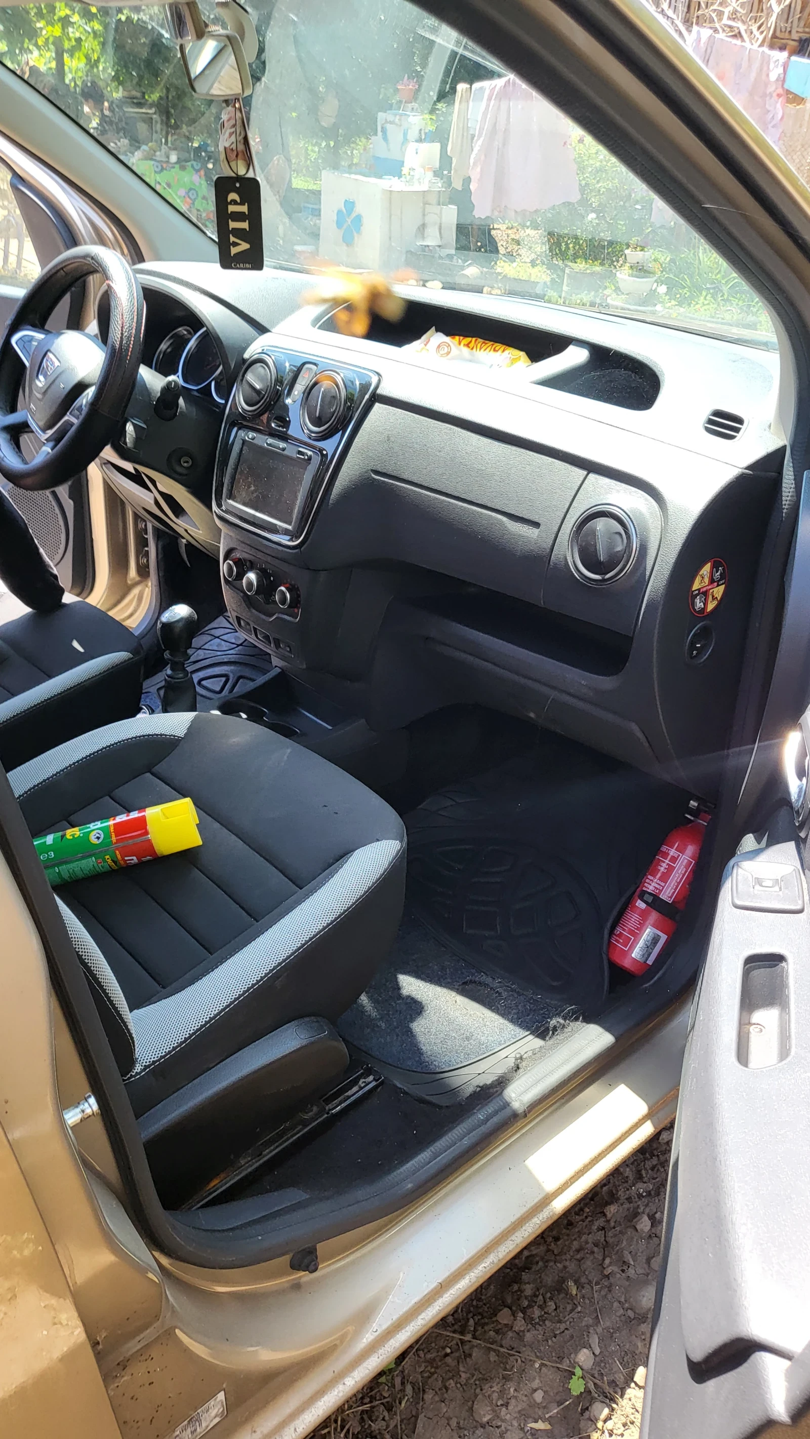 Dacia Dokker, снимка 9 - Автомобили и джипове - 55474391