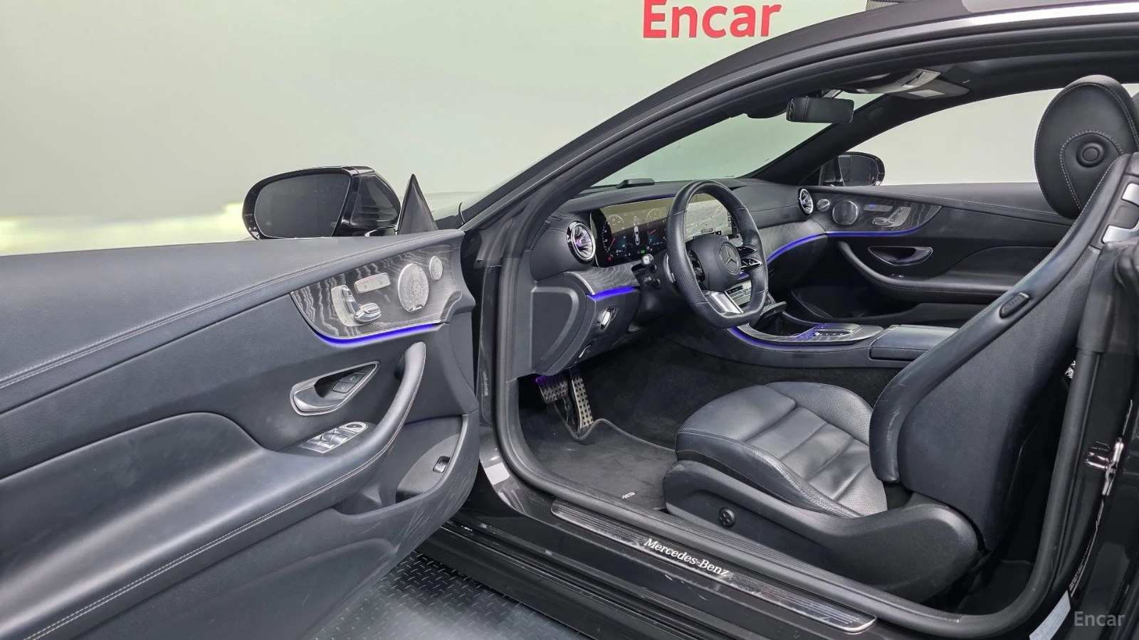 Mercedes-Benz E 450 4MATIC/AMG-LINE/DRIVE-ASSISTS/SUNROOF, снимка 4 - Автомобили и джипове - 55688200