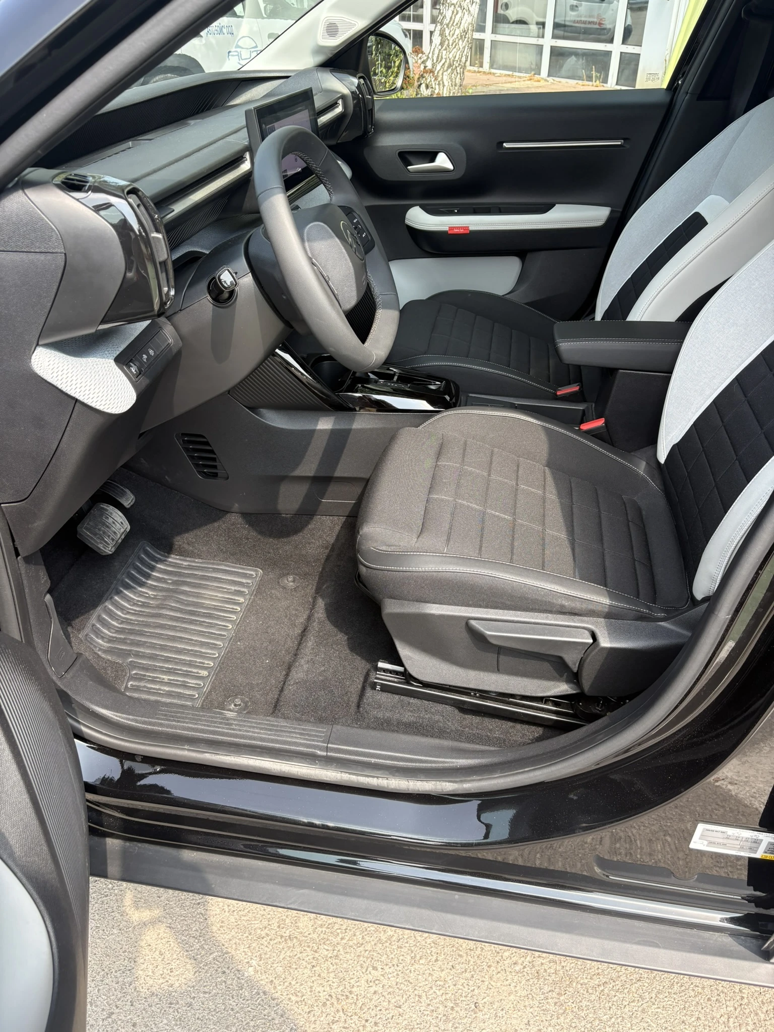 Citroen C3 е-C3 MAXКамера | CarPlay| Android Auto | 17" |, снимка 7 - Автомобили и джипове - 55783728