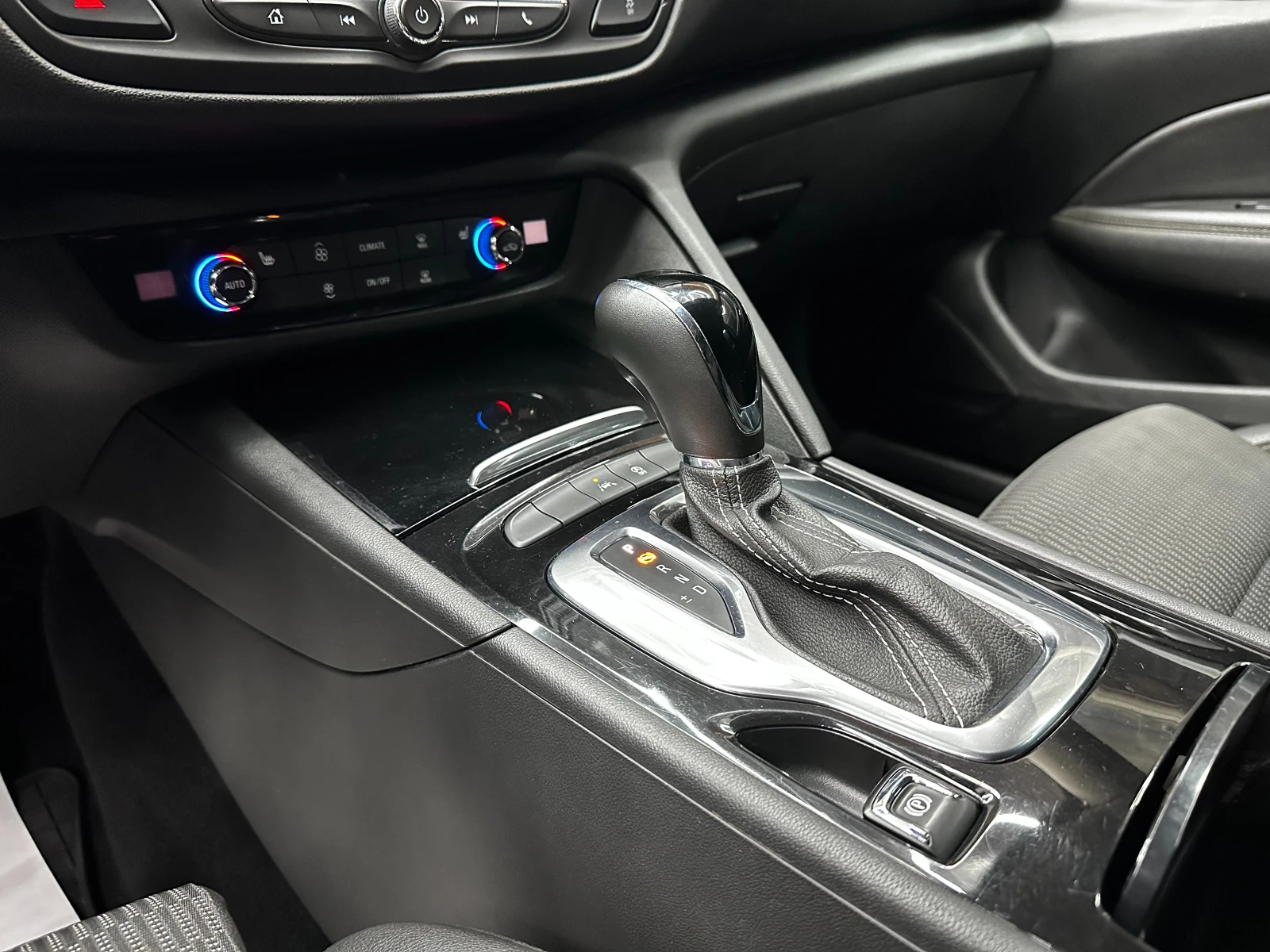 Opel Insignia 2.0d 170 �.�.  | Mobile.bg � ����������� 10