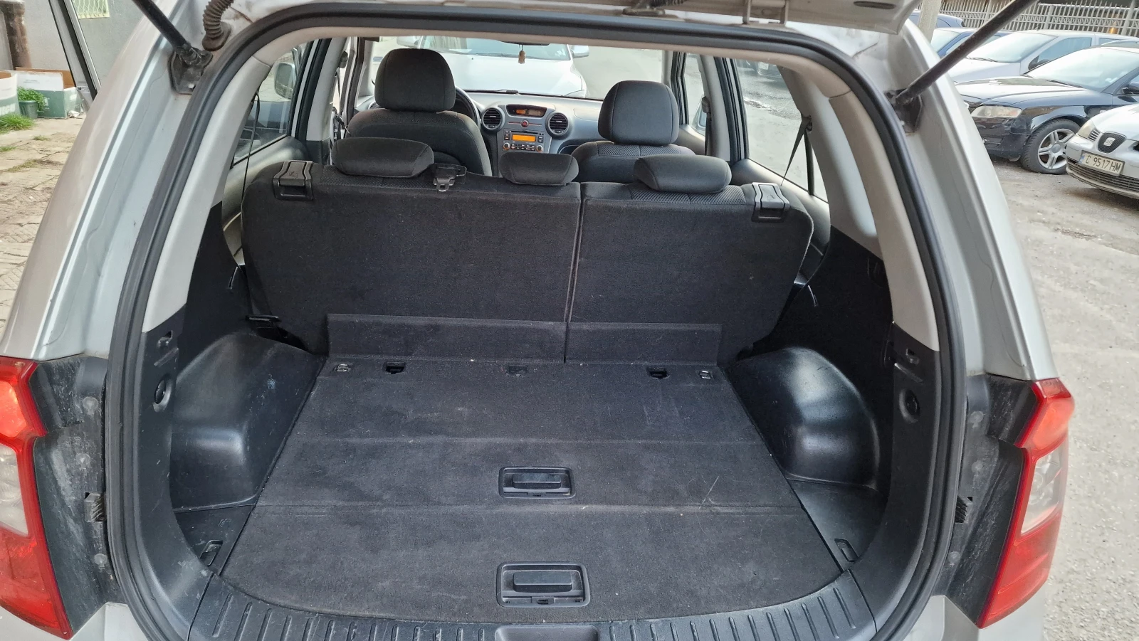 Kia Carens, снимка 8 - Автомобили и джипове - 56542651