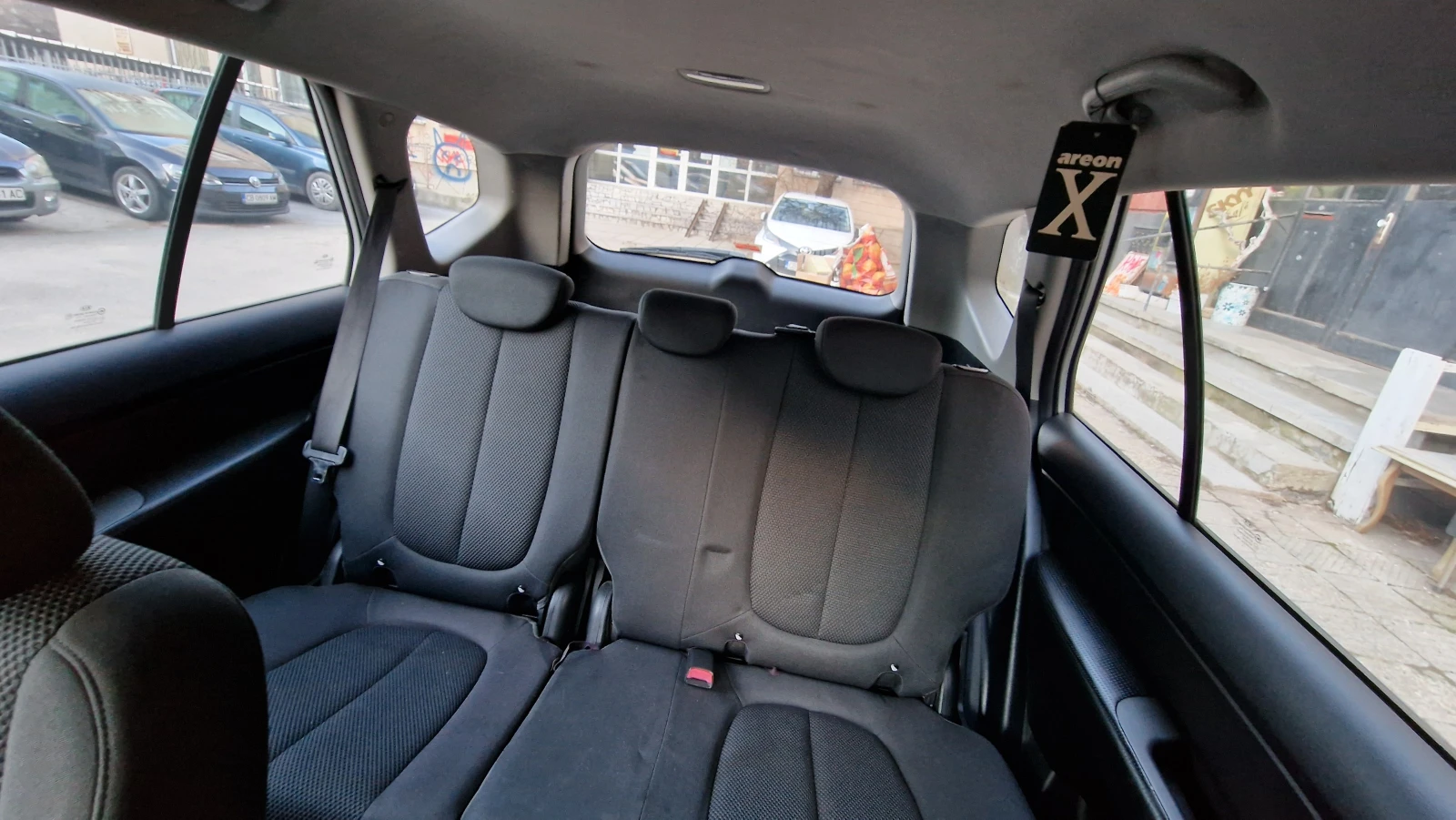 Kia Carens, снимка 6 - Автомобили и джипове - 56542651