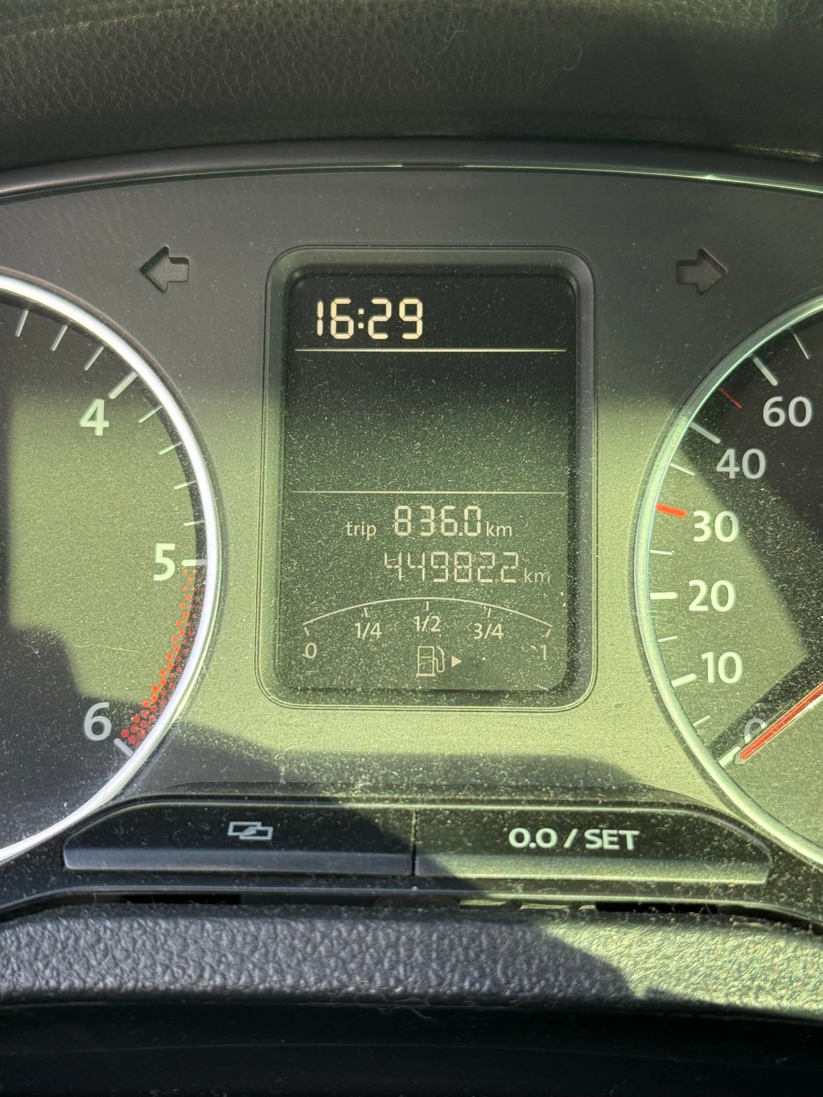 VW Polo 1.6 TDI, снимка 9 - Автомобили и джипове - 56601847